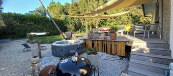 Cozy house near Paris. haven of peace, mature garden, terrace lounge, spa