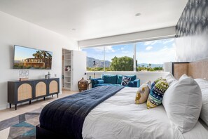 2 Schlafzimmer, Schreibtisch, Bügeleisen/Bügelbrett, Reisekinderbett