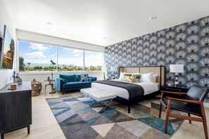 2 bedrooms, desk, iron/ironing board, travel crib