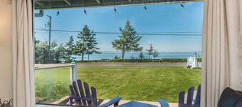 Fireplace Room - Water view, Jetted tub, King, Kitchen