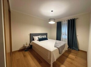 3 Schlafzimmer, Bügeleisen/Bügelbrett, WLAN, Bettwäsche