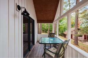 Outdoor dining - Arbutus Lakeview Retreat | Fishing | Near TC! (Traverse City)
