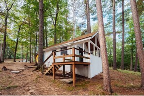 Exterior - Lakeview Cottage-Pontoon Rentals Available (Traverse City)