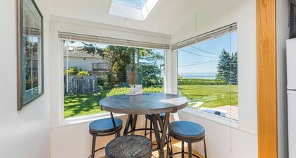 Lavender Suite - King, full kitchen, jetted tub