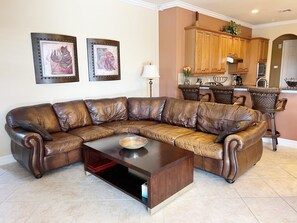 Offices - 8204 Beautiful pool home with gorgeous lake and golf view  (Bradenton)