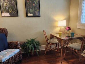 Dining - Hayward Garden Cottage (Little Rock)