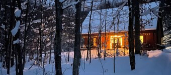 Cozy cabin, amazing location for snowmobiling, skiing, hiking, climbing.