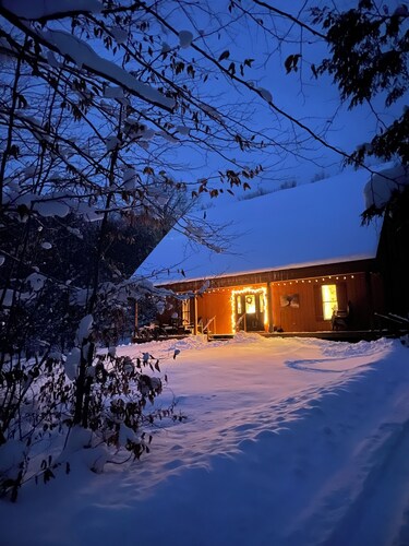 Cozy cabin, amazing location for snowmobiling, skiing, hiking, climbing.
