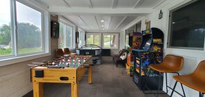 Games room - Charming Farmhouse at the base of the Uinta-Wasatch-Cache National Forest. (Peoa)