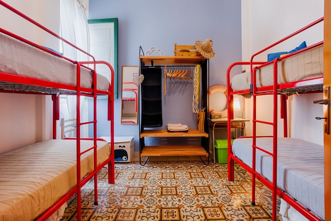 2 bedrooms, iron/ironing board, bed sheets