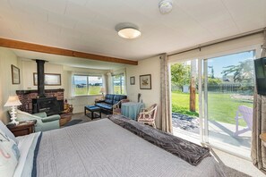 Iron/ironing board, WiFi