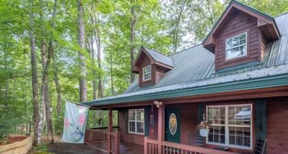 Serenity Cabin with Fireplace