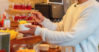 MONTREAL MAGDALENA HOTEL