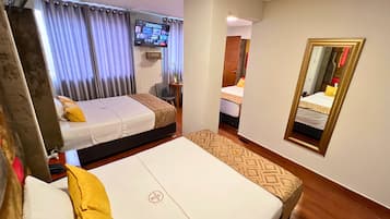 Escritorio, espacio para trabajar con laptop y wifi gratis