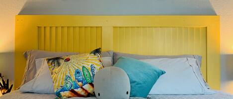 1 Schlafzimmer, Zimmersafe, Schreibtisch, Bügeleisen/Bügelbrett