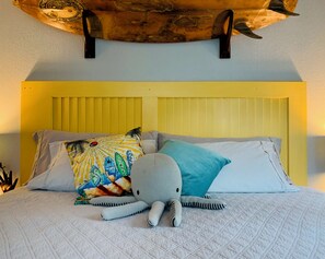 1 bedroom, in-room safe, desk, iron/ironing board - Puolani Iki-Sweet lil cottage near National Park (Volcano)