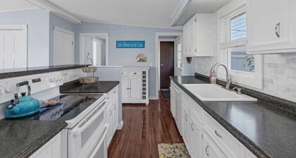 Bluegill Cottage- Summer at the Lake – Swim, Kayak, and Make Memories!