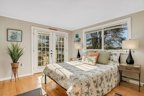 3 bedrooms, iron/ironing board, free WiFi, bed sheets - Spectacular waterfront views. (Yarmouth)