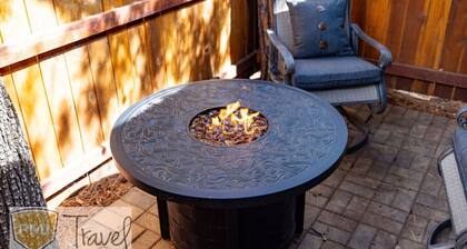 *Pine Needle Retreat *Fireplace *Romantic Getaway