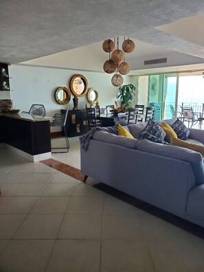 Smart TV - Grand Venetian Condo/Hotel Zone (Puerto Vallarta)
