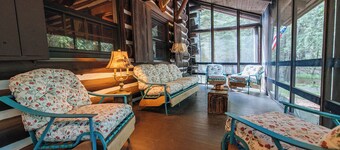 Nature's Beauty Loft Forks River Lodge