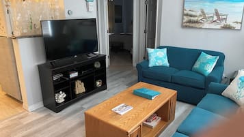TV connectée, lecteur de DVD, livres