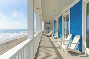 Property grounds - 2 Oceanfront Balconies, Private Beach Access, Close to Lighthouse - Double Stack (Folly Beach)