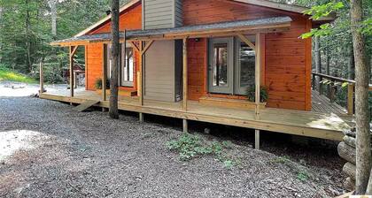 Lake Cumberland Cabin Getaway! Quick Local Lake Access!