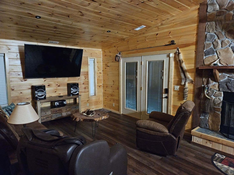 Lake Cumberland Cabin Getaway! Quick Local Lake Access! - Kentucky