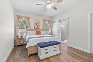 3 bedrooms, desk, iron/ironing board, travel crib - New Home 3/2 With Garage Near Downtown (Mount Dora)