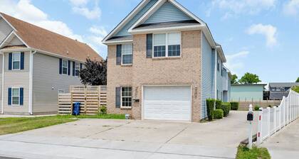 VB Vibe District Retreat • Game Room • Sleeps 10