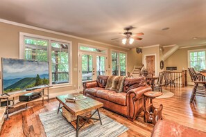 Televisión, chimenea, videojuegos y reproductor de DVD 