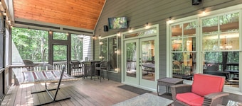 Stars Align Cottage - Relaxing Hot Tub, Home in Big Canoe + More!