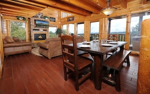Dining - Smoky Mountain Mist - Private Putt-Putt, Theater Room, + More! (Sevierville)
