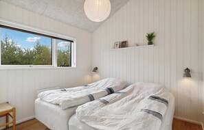 4 عدّة غرف نوم وسرير سفر وواي فاي مجانًا