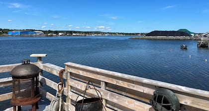 SeaEscape Wharf Oceanfront - Beach - Hiking