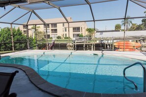 Piscine extérieure, piscine chauffée