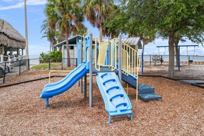 Children’s area - Waterfront Vacation Getaway (Hudson)