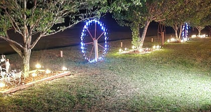 Modern relaxing cabin. Firepit, hot tub & goats on property, nearby fishing,.