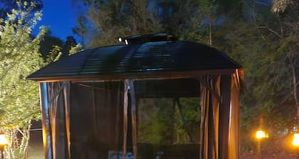 Modern relaxing cabin. Firepit, hot tub & goats on property, nearby fishing,.