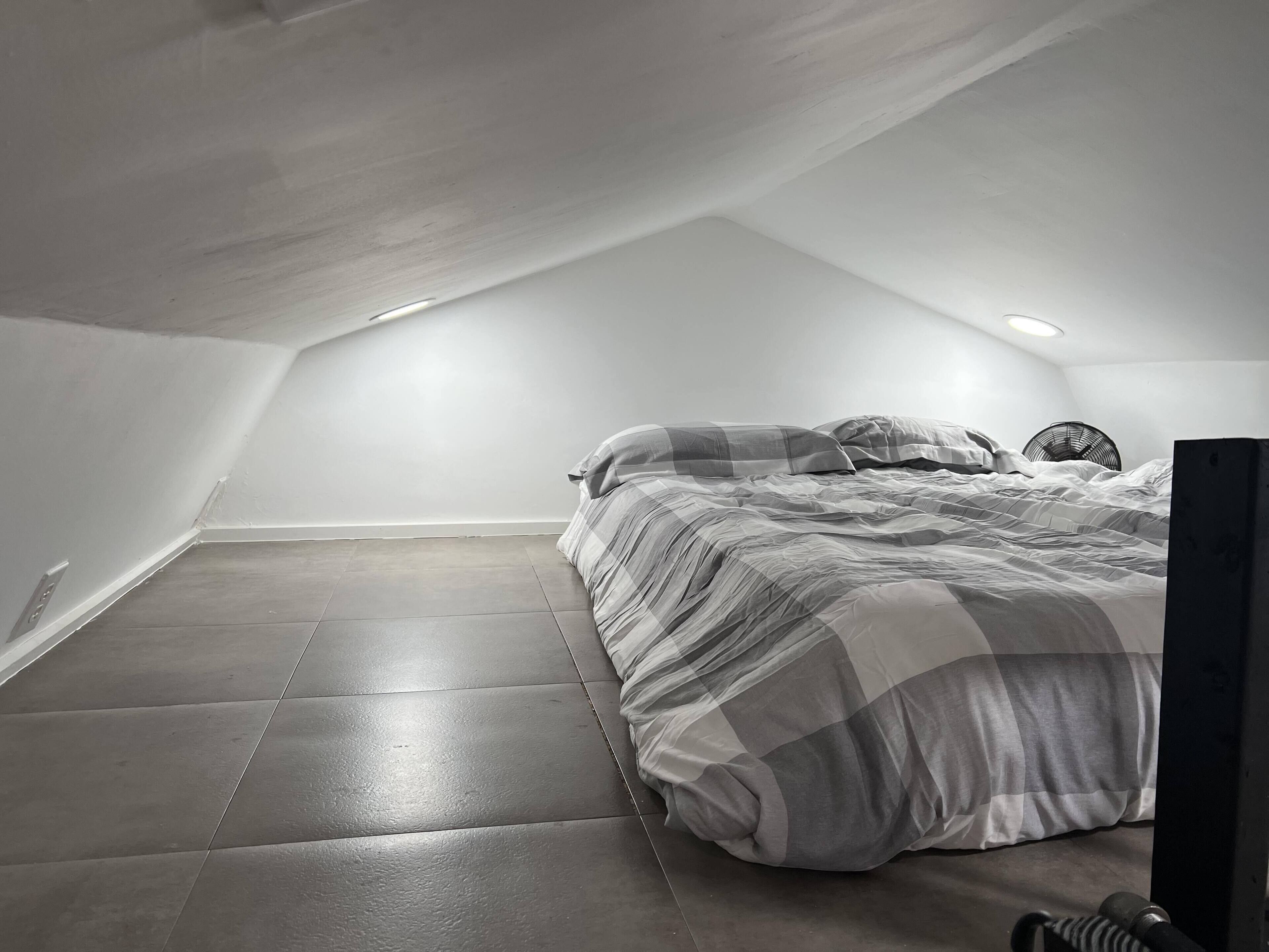 1 bedroom, travel cot, free WiFi, bed sheets