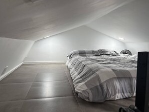 1 chambre, lit parapluie, Wi-Fi gratuit, draps fournis
