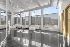 المنشأة من الداخل