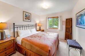 4 habitaciones, acceso a internet y ropa de cama