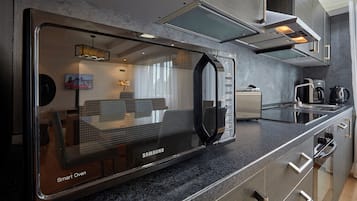 Frigorifero, microonde, forno, lavastoviglie