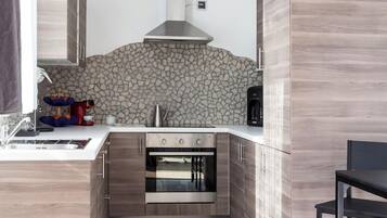 Kühlschrank, Mikrowelle, Ofen, Geschirrspüler