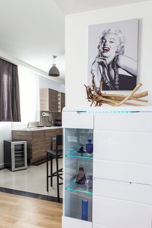 Dining tables - Marilyn -91 One-Bedroom Apartment with Terrace (Luxembourg)