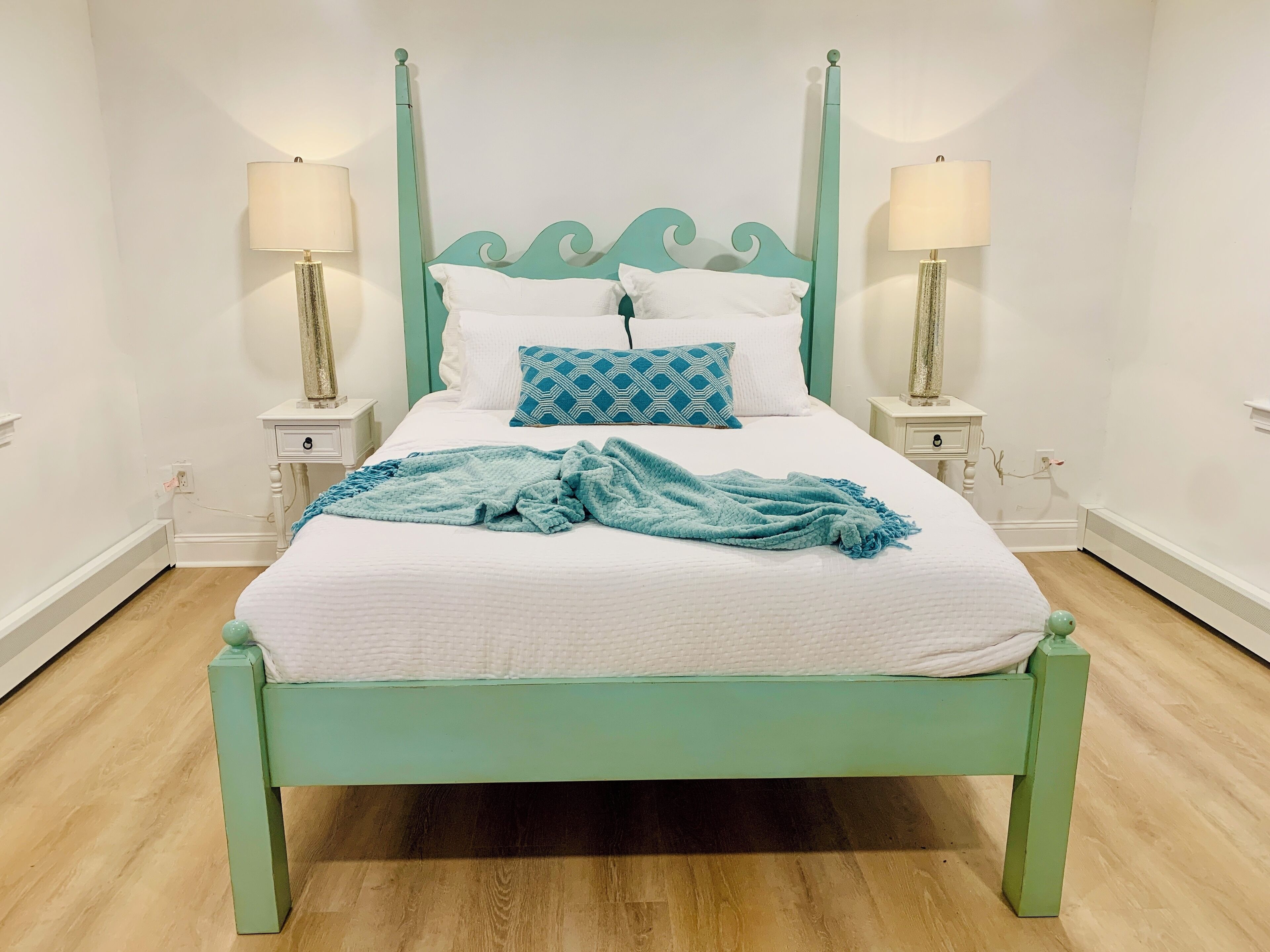 Newly Renovated Coveted Sheep Pond Estates/Walk to Pond,Families love it here!
 