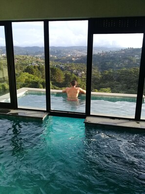 Indoor pool, outdoor pool - APART HOTEL CAMPOS DOS JORDÃO (Campos do Jordão)