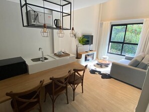 Microwave, stovetop - APART HOTEL CAMPOS DOS JORDÃO (Campos do Jordão)